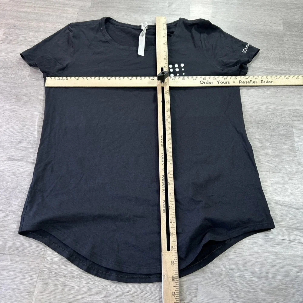 NEW Lululemon Shirt Womens 6 Black Round Neck Stretch Tee